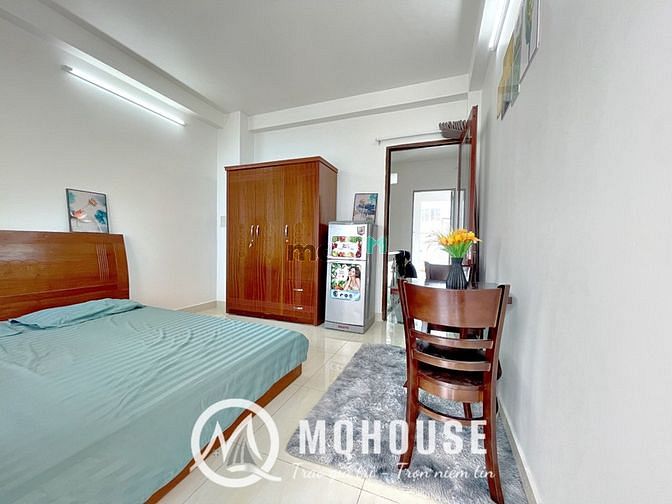 Hình ảnh Mb6623 nạp rút nhanh chóng studio Trương Công Định - màu sắc tối giản