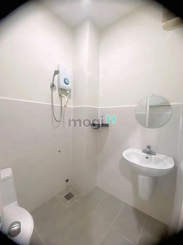 Hình ảnh Mb6623 nạp rút nhanh chóng ban công , cửa sổ lớn . Quận 1 Nguyễn Bỉnh Khiêm