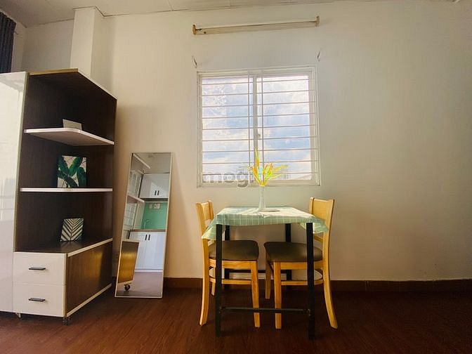 Hình ảnh Căn Hộ Full Nội Thất Mới Bancol 40M2 Gần Chợ Tân Định_ Trường Kinh Tế