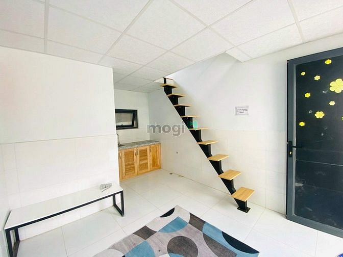 Hình ảnh GÁC LỬNG CỬA SỔ LỚN Ngay chợ Lý Phục Man, Rộng 35m2
