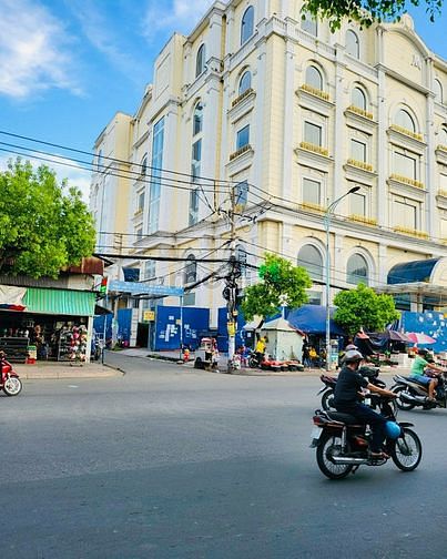 Hình ảnh Bán đất góc 2 mặt hẻm 8m Lê Văn Quới, DT 46x 38m, 1.722m2, giá 26tr/m2