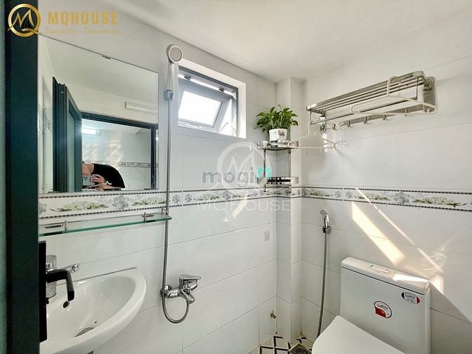 Hình ảnh Duplex cửa sổ trời full nội thất nhà mới xây ngay gần Đầm Sen