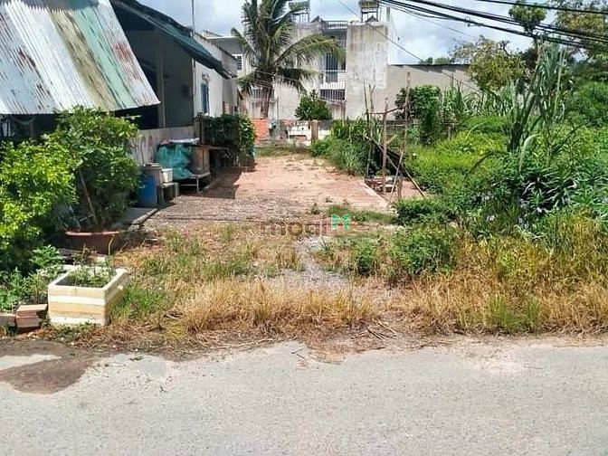 Hình ảnh Cần bán lô đất gần Chợ Hóc Môn, sổ hồng riêng