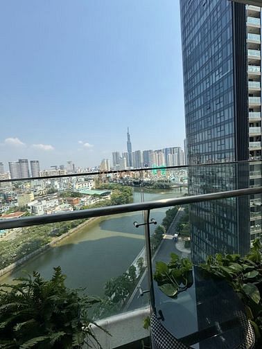 Hình ảnh Chuyên Cho Thuê Căn 2PN VinHomes Golden River - Ba Son Quận 1