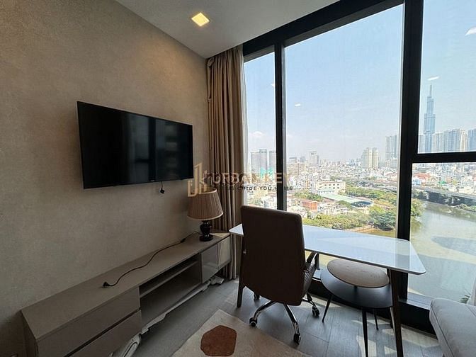 Hình ảnh Chuyên Cho Thuê Căn 2PN VinHomes Golden River - Ba Son Quận 1