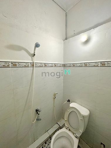 Hình ảnh Nhà nguyên căn có gác - Dương Quảng Hàm - có bancon thoáng mát