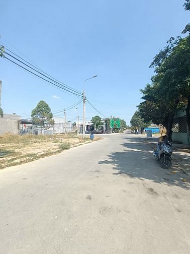 Hình ảnh Bán Nhanh Đất Thổ Cư 100% Sổ Riêng Sẵn, Gần trường Tiểu Học Thạnh Phú