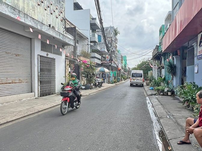 Hình ảnh Bán nhanh lô đất hẻm 79/ Phan Anh, dt: 240m2, hẻm 8m. Giá: 20 tỷ.