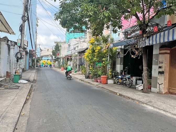 Hình ảnh Bán nhanh lô đất hẻm 79/ Phan Anh, dt: 240m2, hẻm 8m. Giá: 20 tỷ.