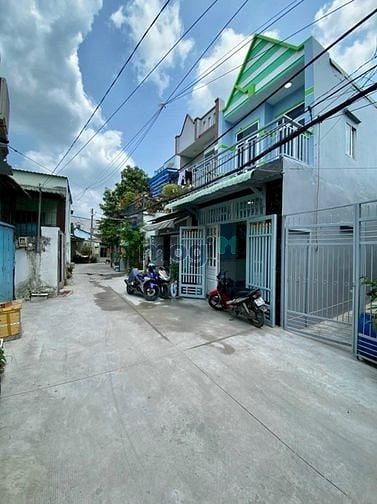 Hình ảnh Chủ cần bán căn nhà 1 trệt 1 lầu gần chợ Hóc Môn gía 1 tỷ 6