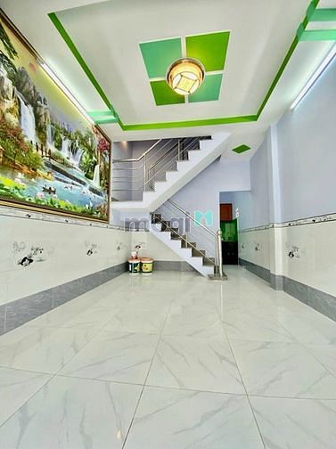 Hình ảnh Chủ cần bán căn nhà 1 trệt 1 lầu gần chợ Hóc Môn gía 1 tỷ 6