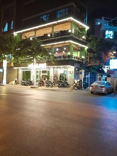 Hình ảnh Cho Thuê Nhà Mặt Phố Hoàng cầu 100m x 2.5 tầng
