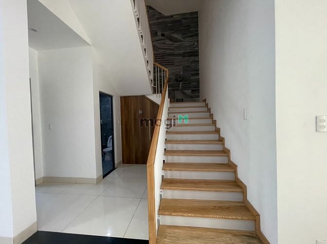 Hình ảnh Cho thuê villa Lê Hữu Khánh cực đẹp