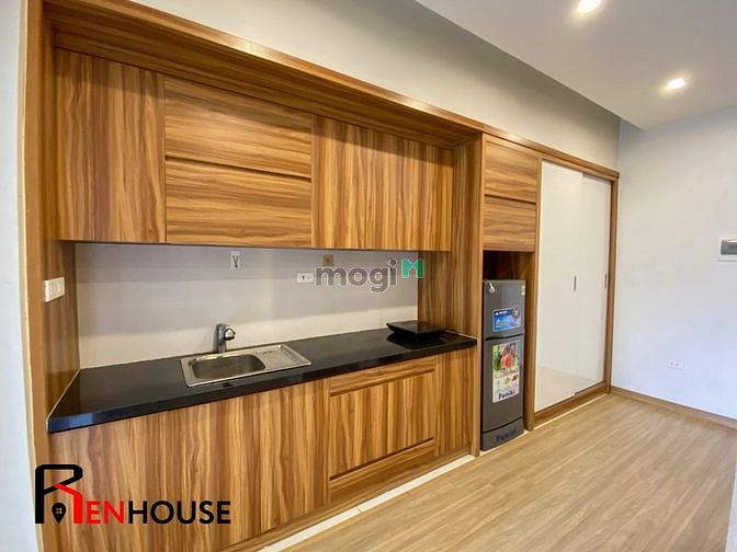 Hình ảnh Cho thuê căn studio full đồ 30m2, có ban công, thang máy ở Cầu Giấy
