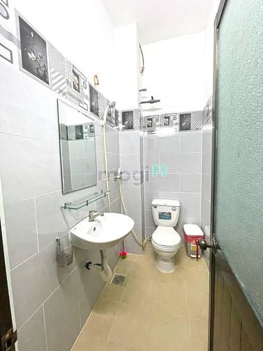 Hình ảnh Cho Thuê Nhà Nguyên Căn Ngay Chợ Tân Mỹ