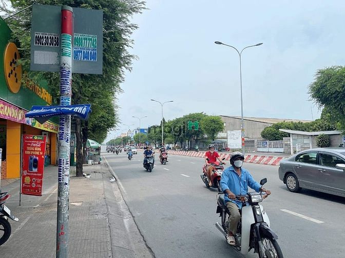 Hình ảnh Bán đất thổ cư gần Lê Trọng Tấn, DT: 45 x 65m, 2.900m2, giá 209 tỷ