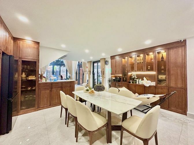 Hình ảnh Bán biệt thự vip Ba Vân, P14, Tân Bình. DT 10x17m đúc 3 lầu NTCC