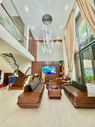Hình ảnh Bán biệt thự vip Ba Vân, P14, Tân Bình. DT 10x17m đúc 3 lầu NTCC