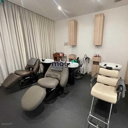Hình ảnh Cho thuê nhà 410 Võ Văn Tần, Phường 5, Quận 3. Đường 2 Chiều