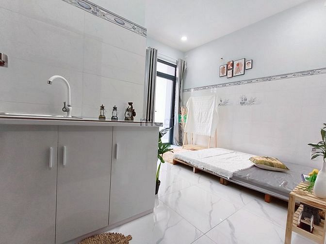 Hình ảnh Phòng ban công mặt tiền lâm văn bền quận 7