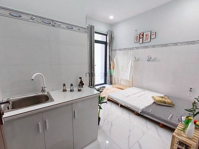 Hình ảnh Phòng ban công mặt tiền lâm văn bền quận 7