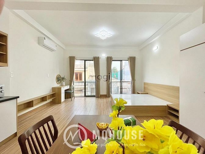 Hình ảnh Studio ban công 40m2, duplex sân vườn full nội thất cao cấp, hiện đại