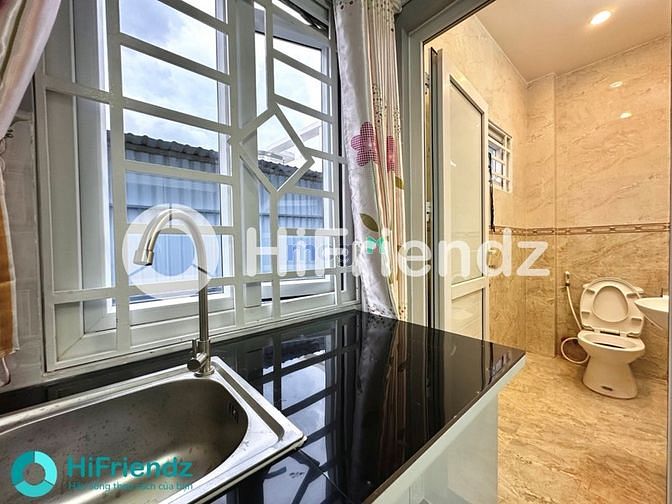 Hình ảnh Phòng studio full nội thất - có cửa sổ trời thoáng - Gần Đầm Sen