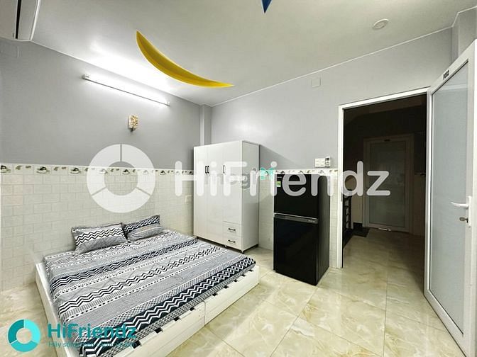 Hình ảnh Phòng studio full nội thất - có cửa sổ trời thoáng - Gần Đầm Sen