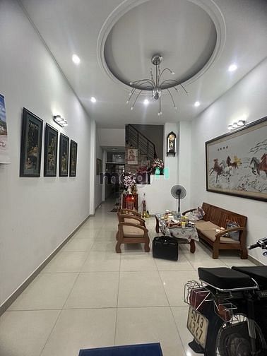Hình ảnh Cho Thuê Nhà HXH Đường Lý Văn Phức, Phường Tân Định, Quận 1