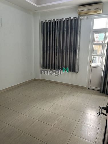 Hình ảnh Cho thuê nhà 18 Lý Văn Phức  P.Tân Định, Q1