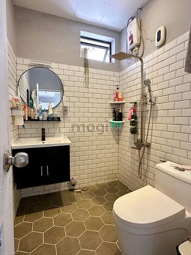 Hình ảnh Thiếu tiền kinh doanh bán gấp căn chung cư Lạc Long Quân, Tân Bình