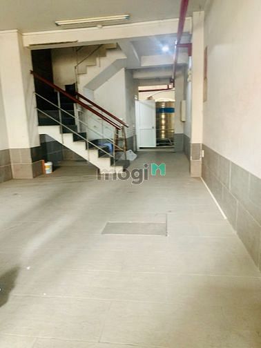 Hình ảnh Cho thuê nhà mặt tiền Trần Quang Diệu QƯ3