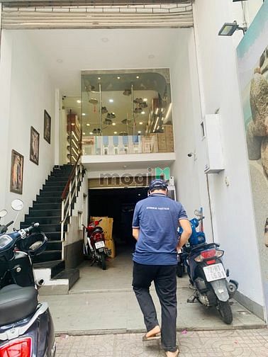 Hình ảnh Cho thuê nhà mặt tiền Trần Quang Diệu QƯ3