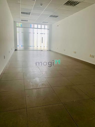 Hình ảnh Cho thuê nhà mặt tiền Trần Quang Diệu QƯ3