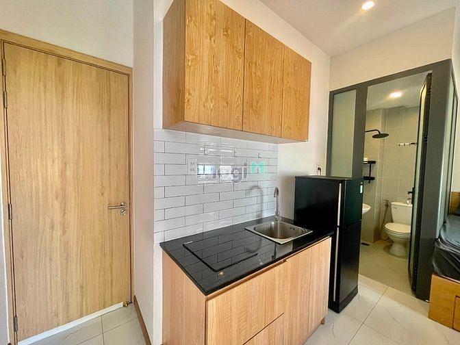 Hình ảnh Căn Hộ Full NT Ban Công Cửa Sổ Thoáng Mặt Tiền CMT8 Q10