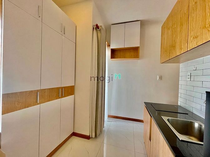 Hình ảnh Căn Hộ Full NT Ban Công Cửa Sổ Thoáng Mặt Tiền CMT8 Q10