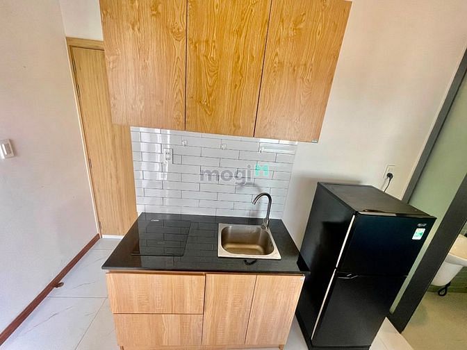 Hình ảnh Căn Hộ Full NT Ban Công Cửa Sổ Thoáng Mặt Tiền CMT8 Q10