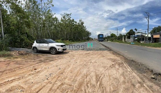 Hình ảnh Đất giá ngộp, cần bán gấp để trả nợ,DT 200m2, giá 700tr, SHR