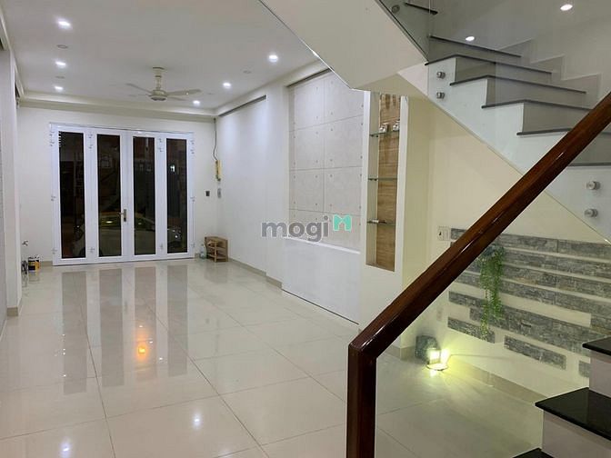 Hình ảnh Bán nhà 3 tấm nội bộ khu Tên Lửa