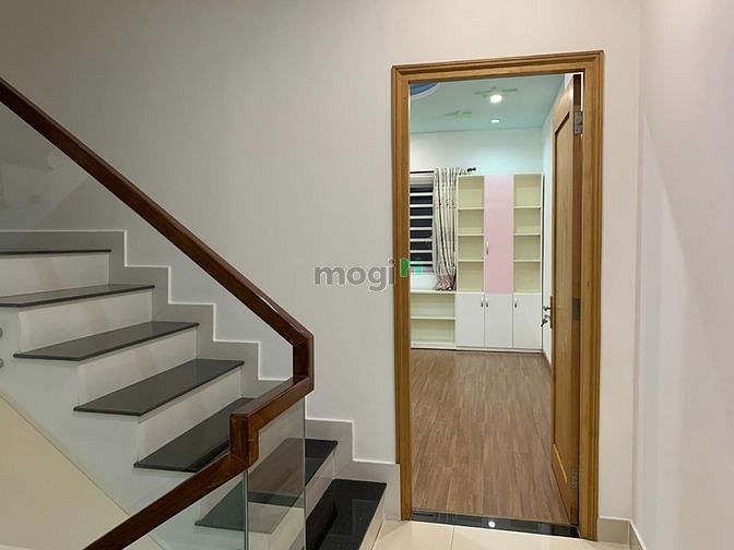 Hình ảnh Bán nhà 3 tấm nội bộ khu Tên Lửa