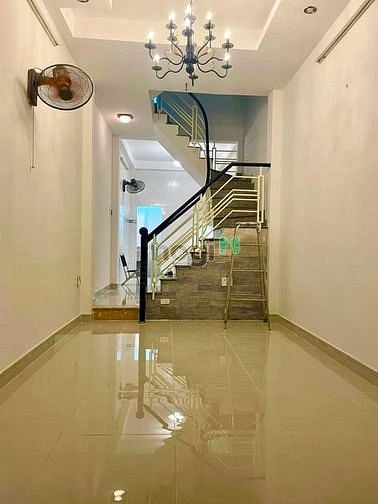 Hình ảnh Nhà mới p3Q8 phạm Thế hiển Cách MT 10m Hẻm rộng SHR