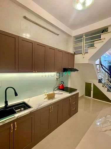 Hình ảnh Nhà mới p3Q8 phạm Thế hiển Cách MT 10m Hẻm rộng SHR