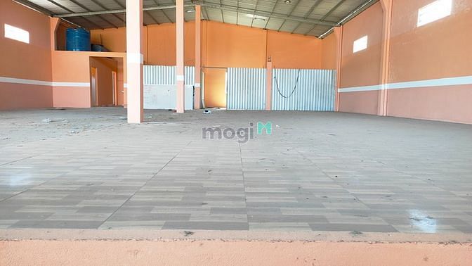 Hình ảnh Chính chủ cần bán đất thổ cư và nhà kho đường xe công