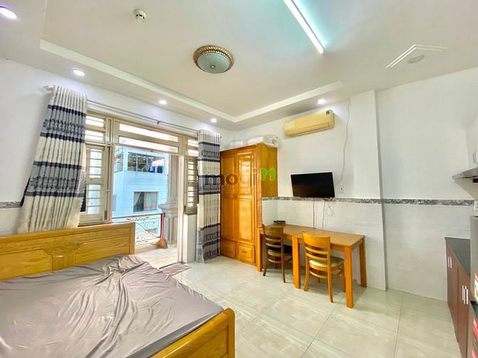 Hình ảnh Studio Full nội thất banconl lớn ngay mặt tiền đoàn văn bơ dễ đi lại