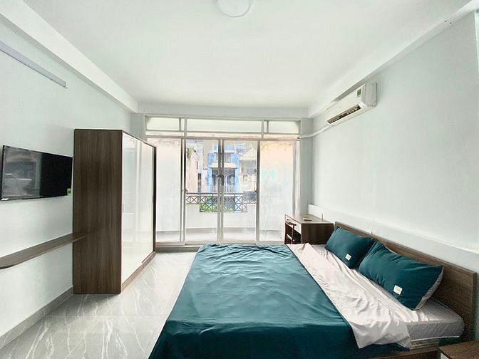 Hình ảnh 1PN banconl lớn 50m2_View thoáng mát_ĐH Luật_Chân Cầu Calmette