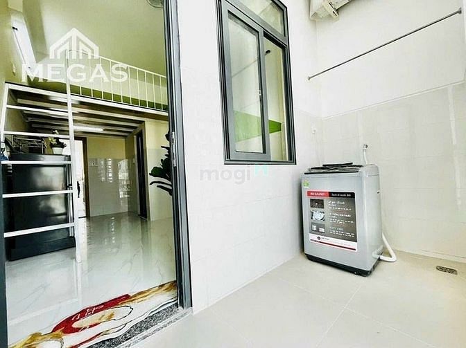 Hình ảnh CHDV Full Nội Thất Cao Cấp - Ban Công - Máy Giặt Riêng ngay Đầm Sen