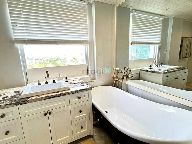 Hình ảnh Cho thuê Penthouse Star Hill PMH 240m2 giá 50 triệu