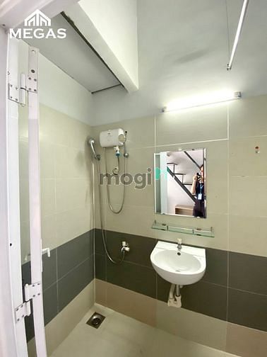 Hình ảnh Căn Hộ Gác Ban Công Rộng Rải 5 Phút Di Chuyển Đi Quận 4