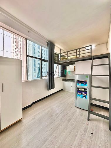 Hình ảnh Cho Thuê Căn Hộ Có Gác Thang Máy Ngay Âu Cơ Tiện Nghi