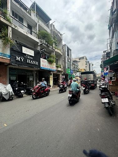Hình ảnh Cho thuê nhà Mặt Tiền Đường Vườn Chuối, Quận 3